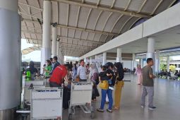 ARUS BALIK - Pemudik di Bandara Pangkalpinang H+6 terpantau ramai