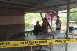 Seorang pria ditemukan tewas tergantung