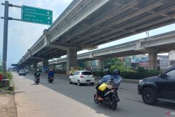 Pemudik susulan lintasi Kalimalang menuju Bandung