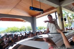 Pendukung teriaki Prabowo Subianto "Presiden" saat tiba di Sumbar