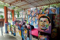 Siswa SMAN 11 Ambon suguhkan ragam seni lukis WPAP di.  PIK Unpatti