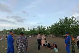 TNI/Polri kolaborasi patroli keamanan destinasi wisata di Situbondo