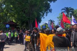 Buruh di Bali soroti maraknya pekerja harian