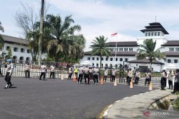 Polisi kerahkan 500 personel amankan aksi buruh di Gedung Sate dan DPRD
