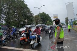 Arus lalu lintas arteri Cirebon Senin petang  alami peningkatan