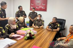 Penyidik Kejati Kaltim serah terima berkas perkara koruptor PT MMPKT ke JPU