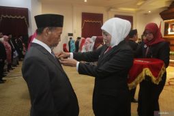 Penganugerahan Satyalancana Karya Satya untuk guru