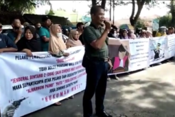 Ratusan warga Besilam datangi PN Stabat minta pelaku pembunuhan dihukum berat