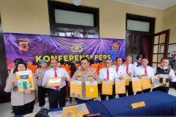 Polrestabes Bandung amankan "security"-ibu rumah tangga edarkan narkoba