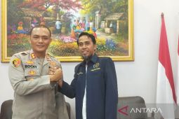 Kapolres perkenalkan "Jemari Sipopey" kepada PWI Asahan