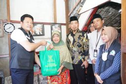 Pemkab Sidoarjo berikan bantuan bedah rumah janda