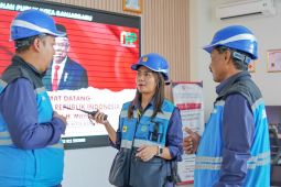 Septi, Kartini PLN jaga terang Ramadhan dan Idul Fitri di Kalimantan