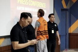 Imigrasi Bandung deportasi warga Australia yang ludahi imam masjid