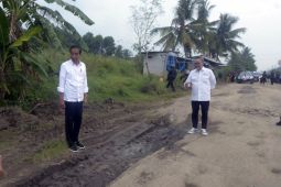 Presiden tinjau jalan rusak di Lampung