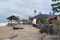 Gelombang tinggi terjang Palak Kerambil Abdya, butuh pemecah ombak