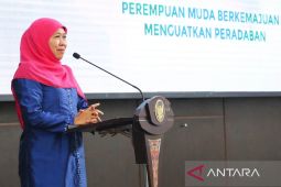 Gubernur Khofifah raih penghargaan inspirator gerakan vokasi Jatim