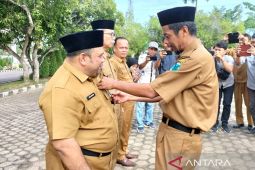 Tiga ASN Kabupaten Batanghari terima simbolis penghargaan Satyalencana Karya Satya