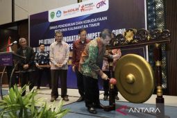 Puluhan guru Kaltim tingkatkan kompetensi tenaga listrik dan kimia