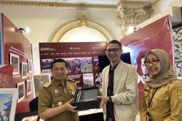 Wali Kota Banjarmasin kunjungi stan Antaranews saat Rakerda Kominfo Kalsel