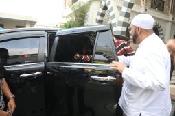 Mobil dinas Ganjar Pranowo buat penasaran Habib Syech Assegaf
