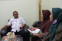 Cak Ji tindak lanjuti keluhan warga Surabaya soal koperasi