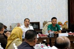 Wali Kota Eri ajukan penggunaan GBT untuk Persebaya ke PUPR
