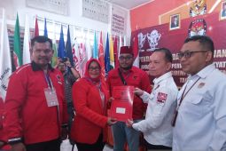 Partai PDI Perjuangan serahkan berkas Bacaleg ke KPU Padang Sidempuan
