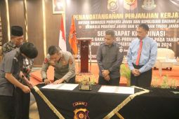 Polda Jambi-Bawaslu tanda tangani kerja sama jamin pengamanan Pemilu 2024