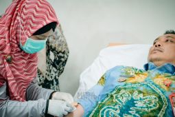 Wali Kota Aditya donorkan darah di RSD Idaman