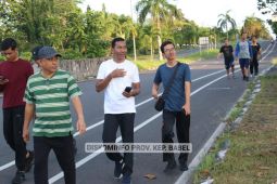Pj Gubernur Suganda awali Jum'at dengan jalan sehat dan senam pagi