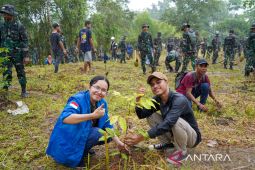 10.000 bibit pohon ditanam di wilayah Kecamatan  Baguala Ambon