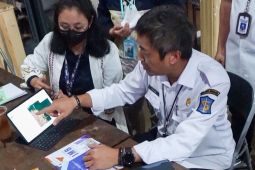 Pemkot Surabaya membuka layanan pengurusan IMB kolektif di Balai RW
