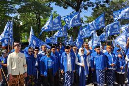 Hadrah dan Remo iringi pendaftaran 50 bacaleg PAN Surabaya