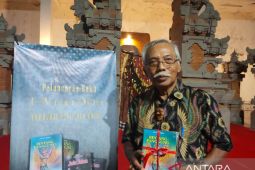 Budayawan Prof Dibia angkat peristiwa seni melalui puisi dan novel