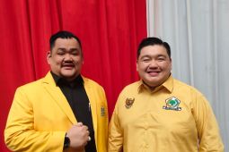 Kakak-adik pengusaha Tionghoa "nyaleg" di Partai Golkar Surabaya