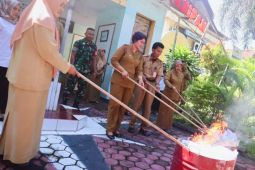 Pemkab Parigi Moutong membakar 1.000 arsip inaktif