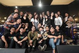 MATTA hingga  Vagetoz obati rindu penggemar di panggung "Best On Track"