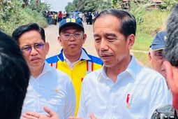 Jokowi targetkan pembangunan tol Jambi selesai 2024