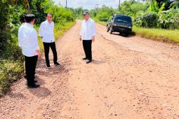 Pemerintah pusat pastikan ambil alih sejumlah perbaikan jalan di Jambi