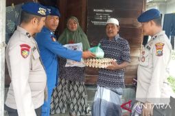 Sat Polairud Polres Asahan beri bansos kepada warga kurang mampu