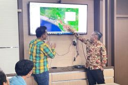 Ketua DPRD perjuangkan delapan desa di Seruyan teraliri listrik PLN