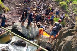 Tim SAR temukan pencari madu hutan yang hilang dalam kondisi meninggal dunia