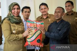 Pemkab Nagan Raya Aceh salurkan 18.175 kg benih padi untuk petani