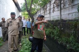 Penyelesaian masalah warga oleh Wawali Surabaya tuai pujian warganet