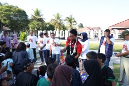 Bupati Thoriqul Haq beri hadiah peraih dua medali emas SEA Games