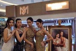 Terinspirasi kerajaan Eropa, perhiasan "Eternelle Collection" dihadirkan di Surabaya