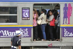 Pengamat nilai usulan pemindahan gerbong wanita oleh Menteri PPPA di KRL kurang tepat