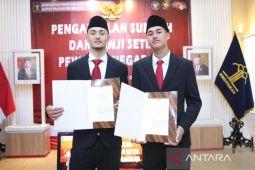2 pemain muda sepak bola kelahiran Belanda resmi jadi WNI