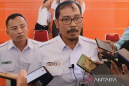 KAI Cirebon minta warga hati-hati saat lintasi rel karena laju KA capai 120 km/jam