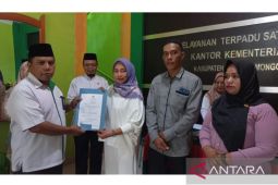 Kemenag serahkan sertifikat halal ke UMKM Bolmut